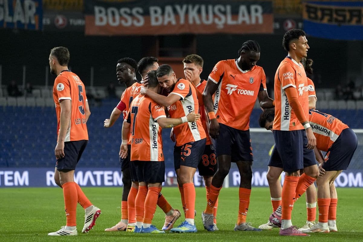 Başakşehir, Avrupa aşkına dedi! Samsunspor'a 3 attı