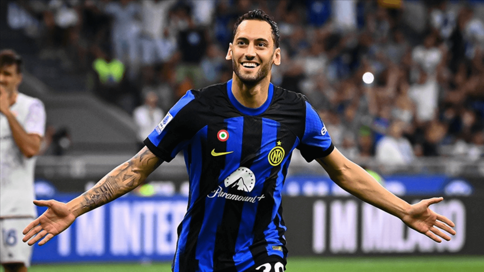 Hakan Çalhanoğlu’ndan transfer mesajı!