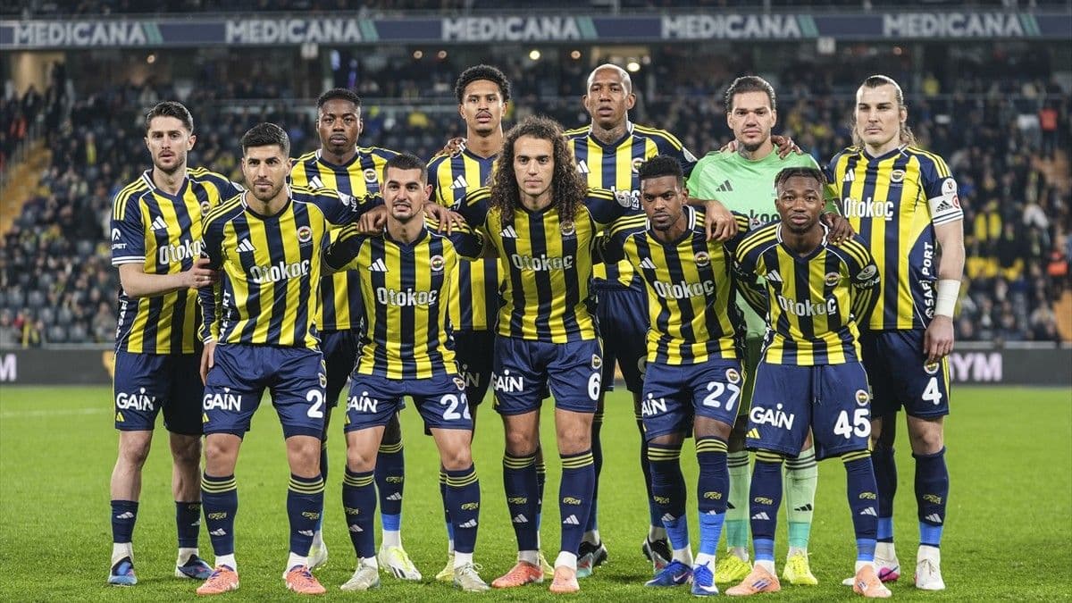 Fenerbahçe'ye yıldız futbolcudan kötü haber! Ameliyat kararı alındı