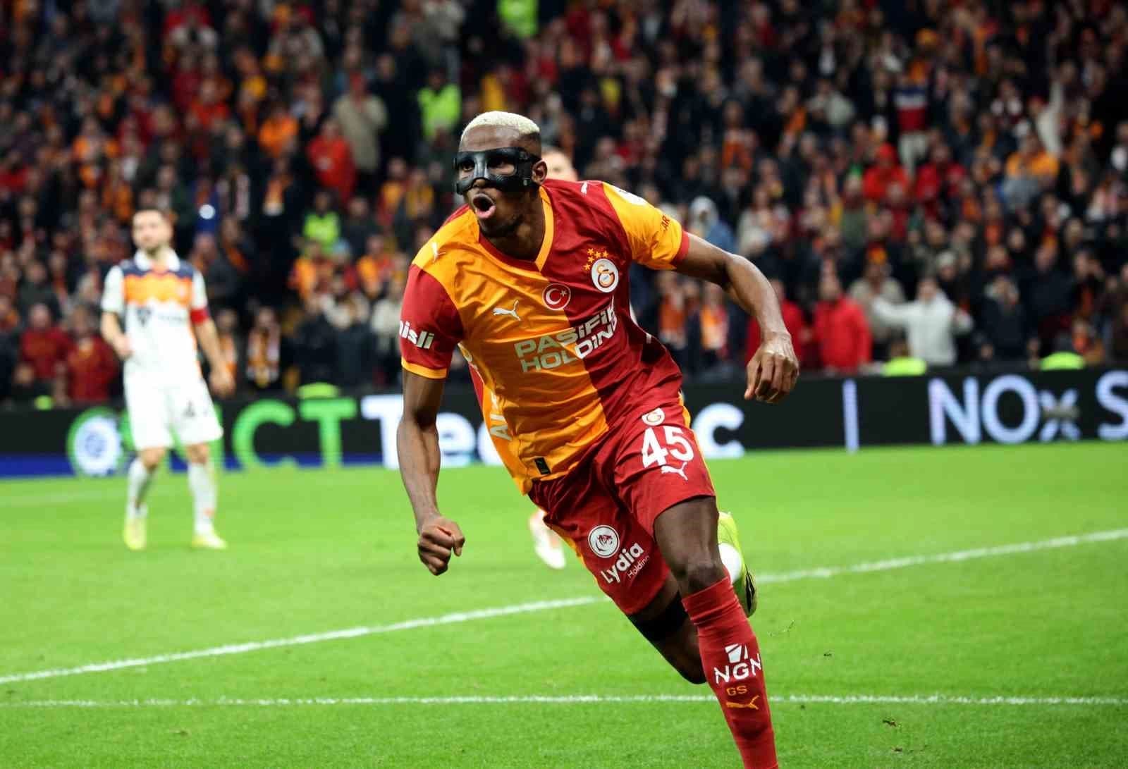Ayrılık iddiaları endişe yaratmıştı! Osimhen'den açıklama geldi...