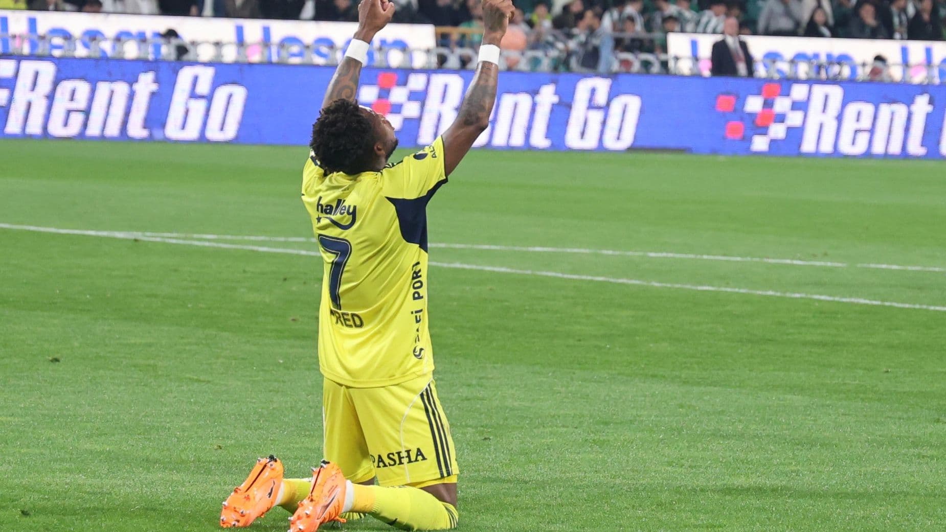 Fenerbahçe deplasmanda Konyaspor'u farklı geçti!