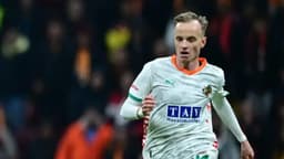 Savaştan kaçan Hadergjonaj, Süper Lig'de tarih yazdı