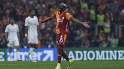 Victor Osimhen cezalı duruma düştü