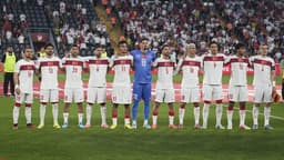 Milli maçta sakatlık! Eren Elmalı oyuna devam edemedi