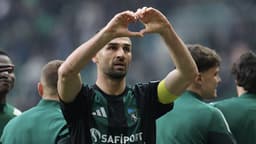 Kocaelispor'dan ayrılan Serdar Dursun'a Süper Lig ekibinden kanca!