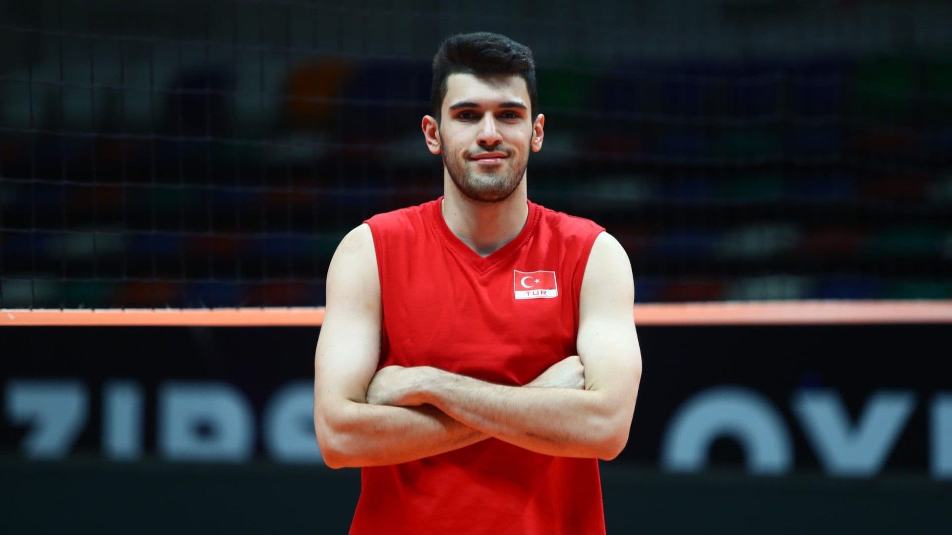 Milli voleybolcu Efe Bayram, Volley Prata ile anlaştı
