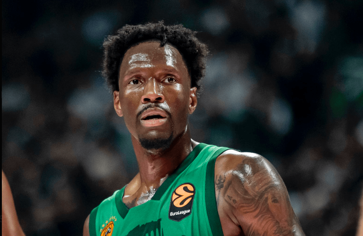 Nigel_Hayes_Davis_