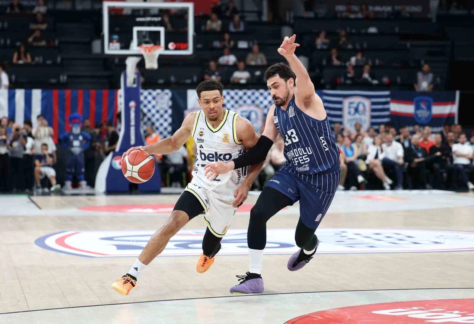 (Yazılı Özet) Anadolu Efes - Fenerbahçe Beko Maç Sonucu: 93-102