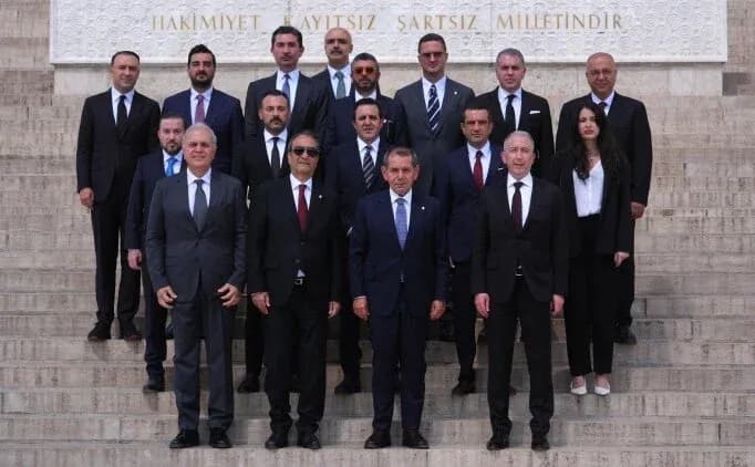 Galatasaray Kulübü Başkanı Dursun Aydın Özbek ve beraberindeki heyet