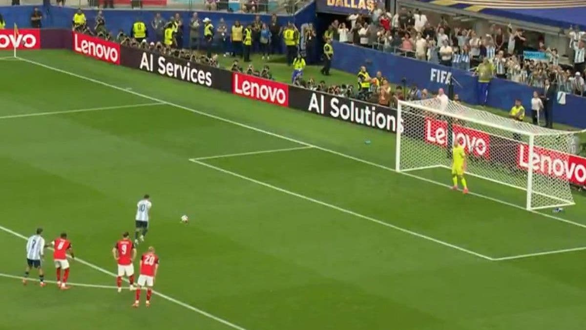Messi, rekoru biraz daha erteledi