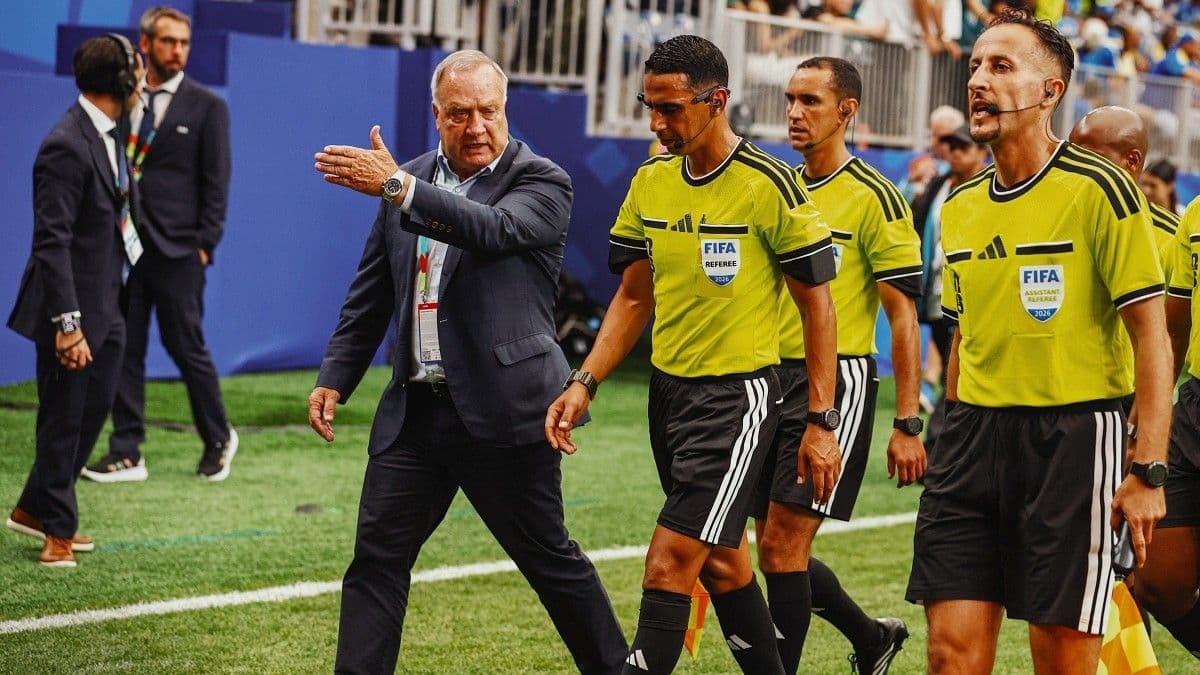 Özet | Advocaat 8 gollü maçta tarihe geçti!