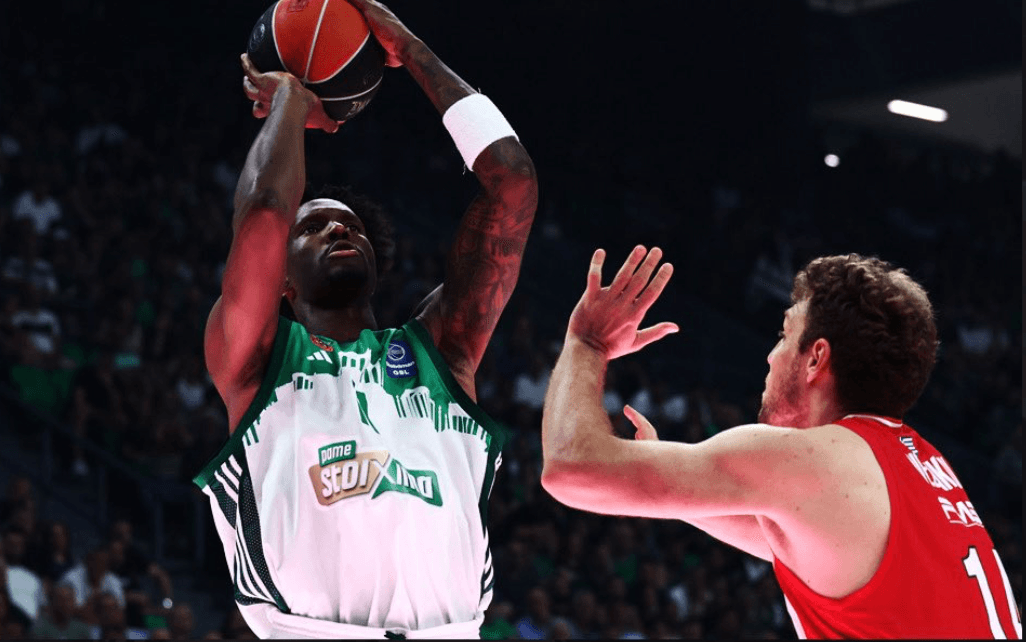 Nigel_Hayes_Davis_