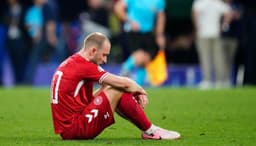 Maçta yere yığılan Christian Eriksen'in durumu iyi gidiyor