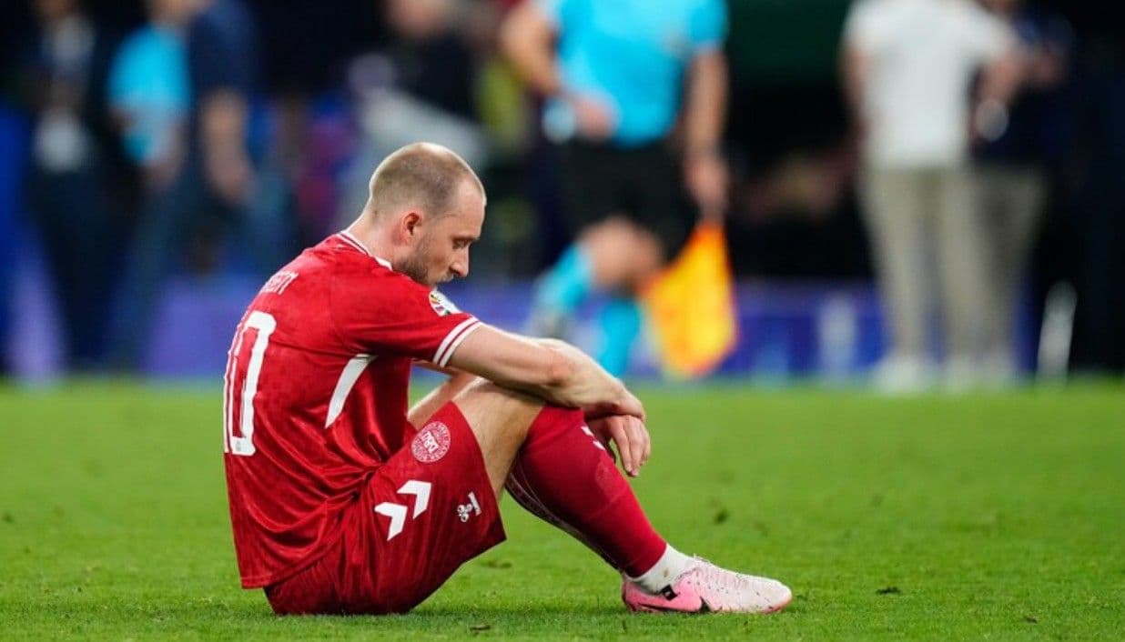 Maçta yere yığılan Christian Eriksen'in durumu iyi gidiyor