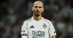 Beşiktaş'ta Vincenzo Italiano'nun "gidebilir" raporu verdiği Vaclav Cerny'e talip çıktı