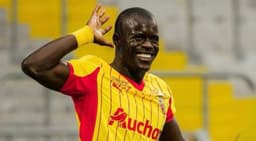 Lens, transferde adı Fenerbahçe ile anılan Malang Sarr ile yollarını ayırdı
