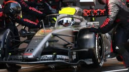 F1’de görülmemiş olay: Araç tek anda kapandı