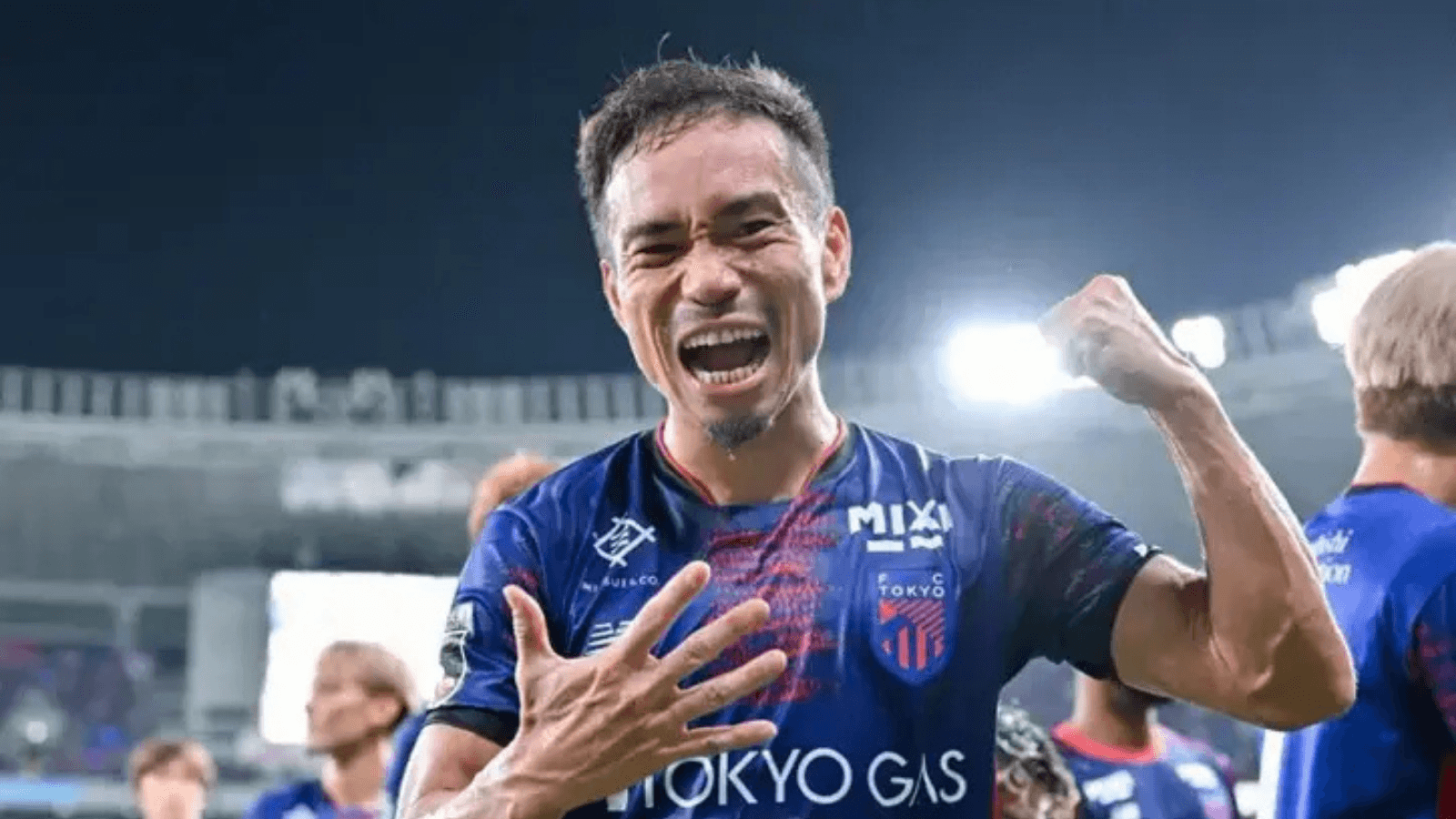 Nagatomo tarihe geçti! Sami Al-Jaber'in rekorunu elinden aldı
