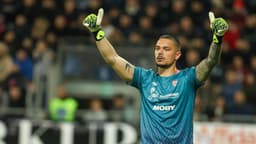 Beşiktaş'ın son kaleci adayı: Semih Kılıçsoy'un takım arkadaşı!