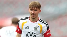 Bayern Münih'e Dünya Kupası şoku! Lennart Karl turnuvayı kaçıracak