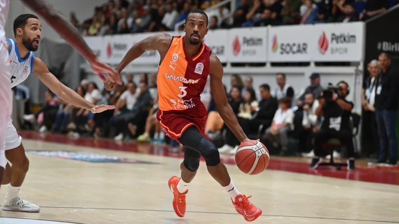 Galatasaray'da bir oyuncu veda etti