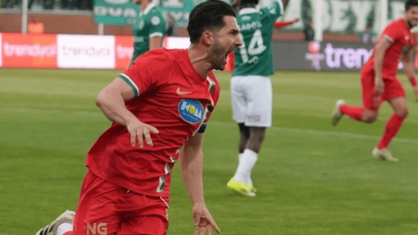 Amedspor'da 11 futbolcuyla yollar ayrıldı