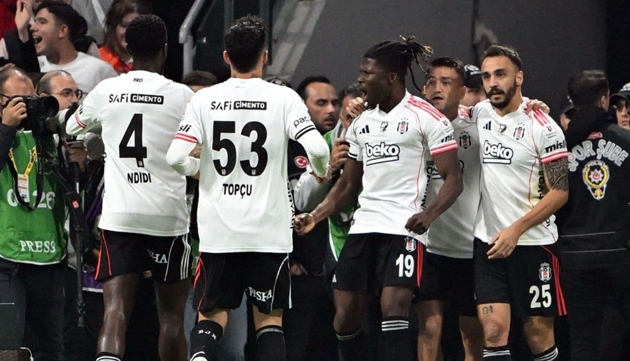 Beşiktaş'ta ayrılıklar sürüyor! Cengiz Ünder ve El Bilal Toure'ye veda edildi