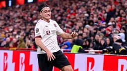 Trabzonspor Aral Şimşir transferini bitiriyor! Midtjylland'ın rekor bonservis talebi kabul edildi