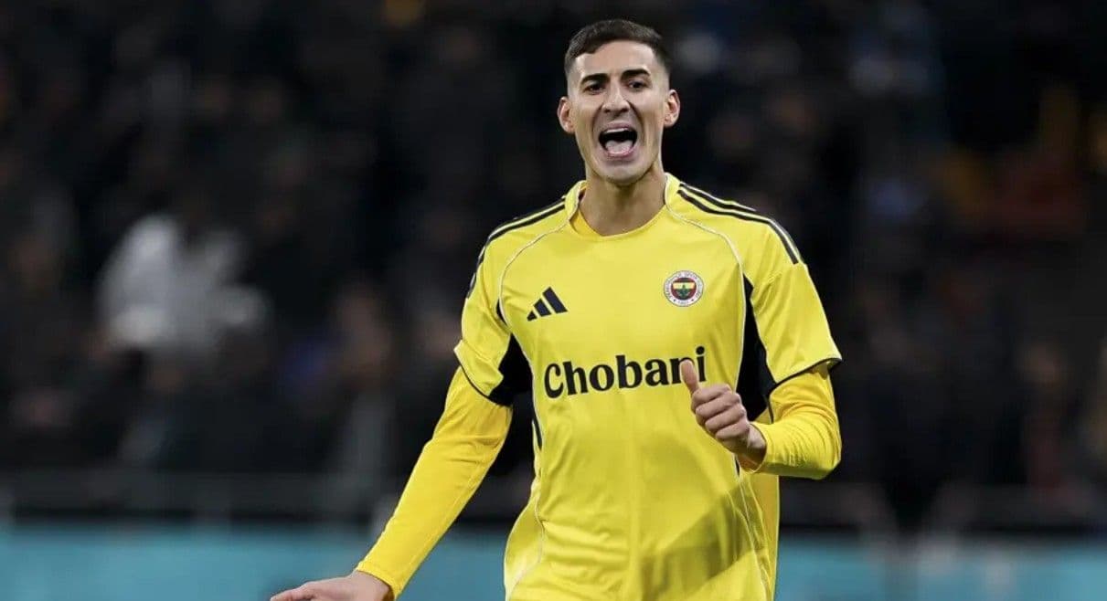 Fenerbahçe'nin milli futbolcusu Mert Müldür'e sürpriz talip