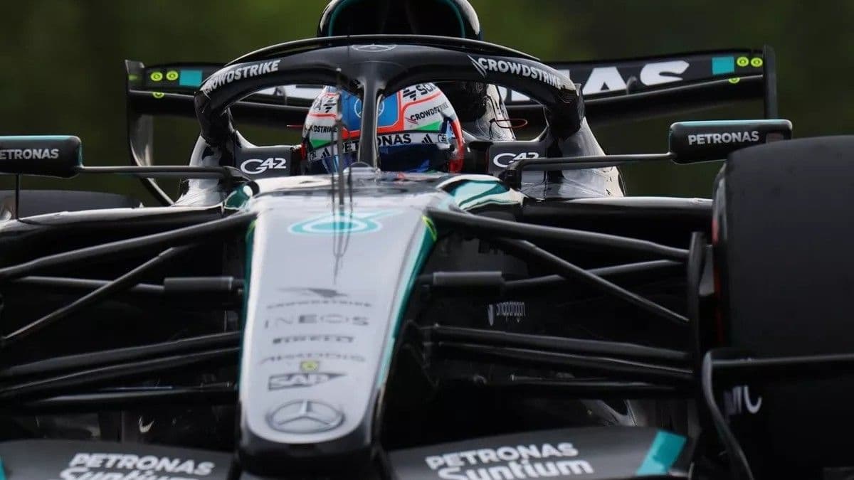Antonelli zirveyi kaptı, Hamilton bariyerlere girdi!