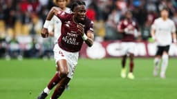 Bursaspor'dan kontenjan hamlesi: Mboula için ilk teklif yapıldı!