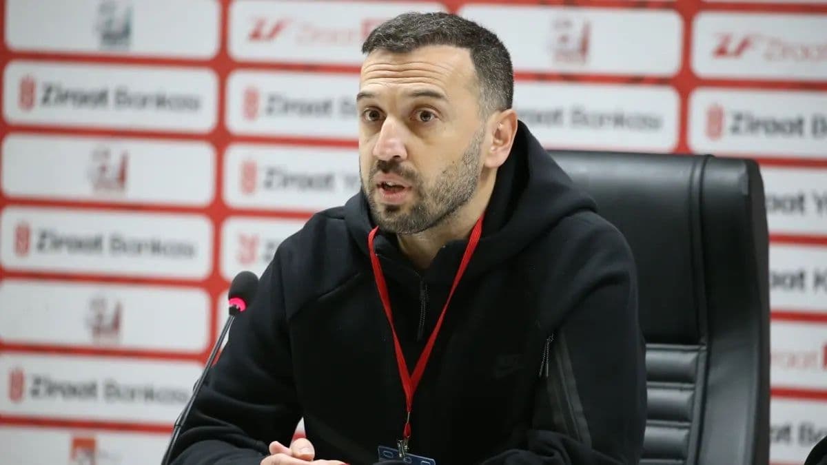 Pendikspor'da teknik direktör belli oldu! Resmen göreve geldi