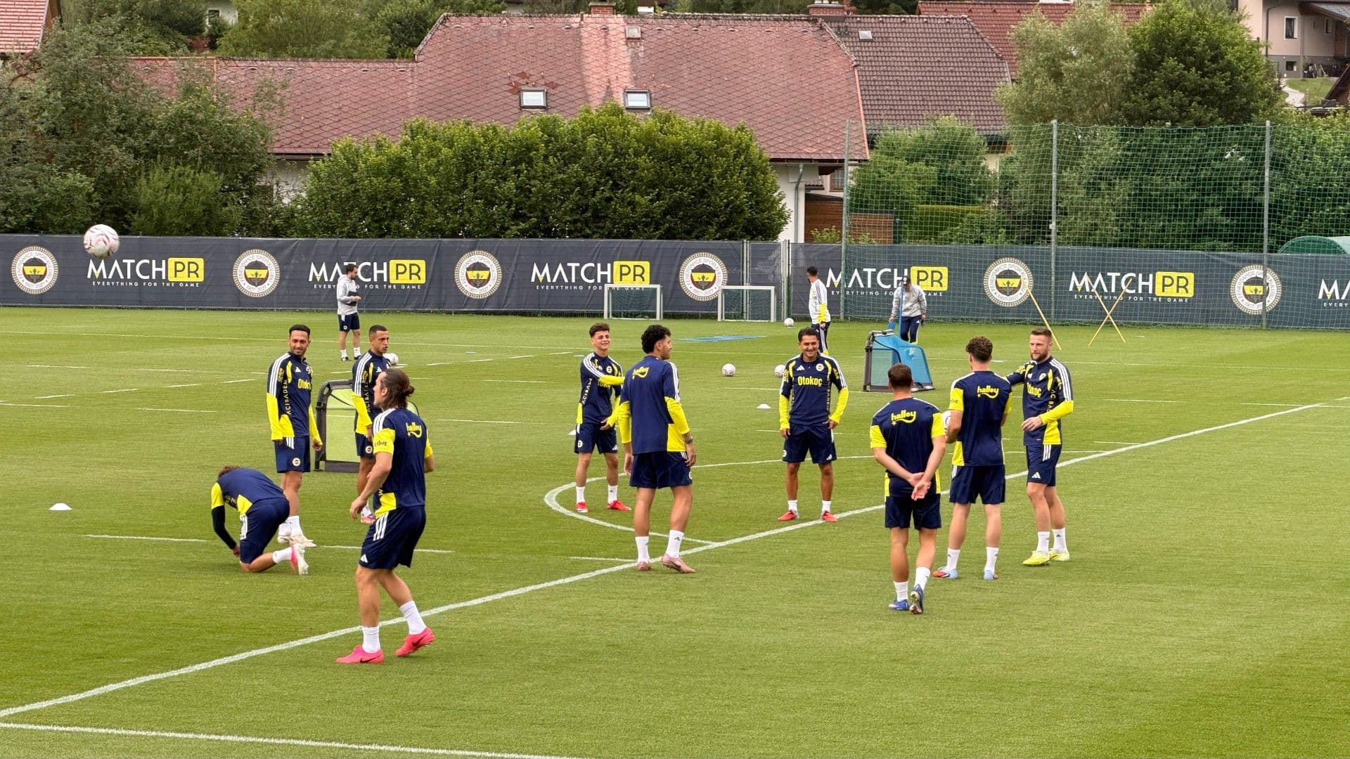  Fenerbahçe'de Diego Carlos Avusturya kampına katıldı!