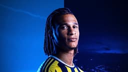 Dirk Kuyt’tan Nathan Ake'ye: "Bir saniye bile düşünme!"