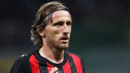 Milan'dan Luka Modric'e yeni kontrat!