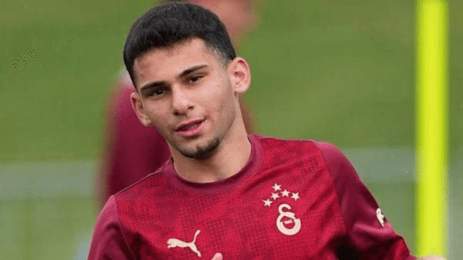 Galatasaray'dan geleceğe yatırım! Genç yıldızla imzalar atıldı