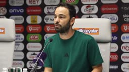Kocaelispor Teknik Direktörü Selçuk İnan: "Rakibin 10 kişi kalmasıyla oyun bize döndü"