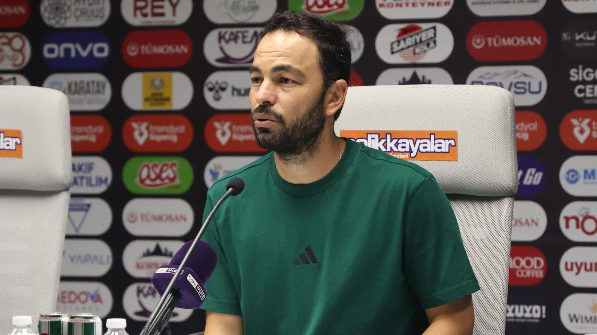Kocaelispor Teknik Direktörü Selçuk İnan: "Rakibin 10 kişi kalmasıyla oyun bize döndü"