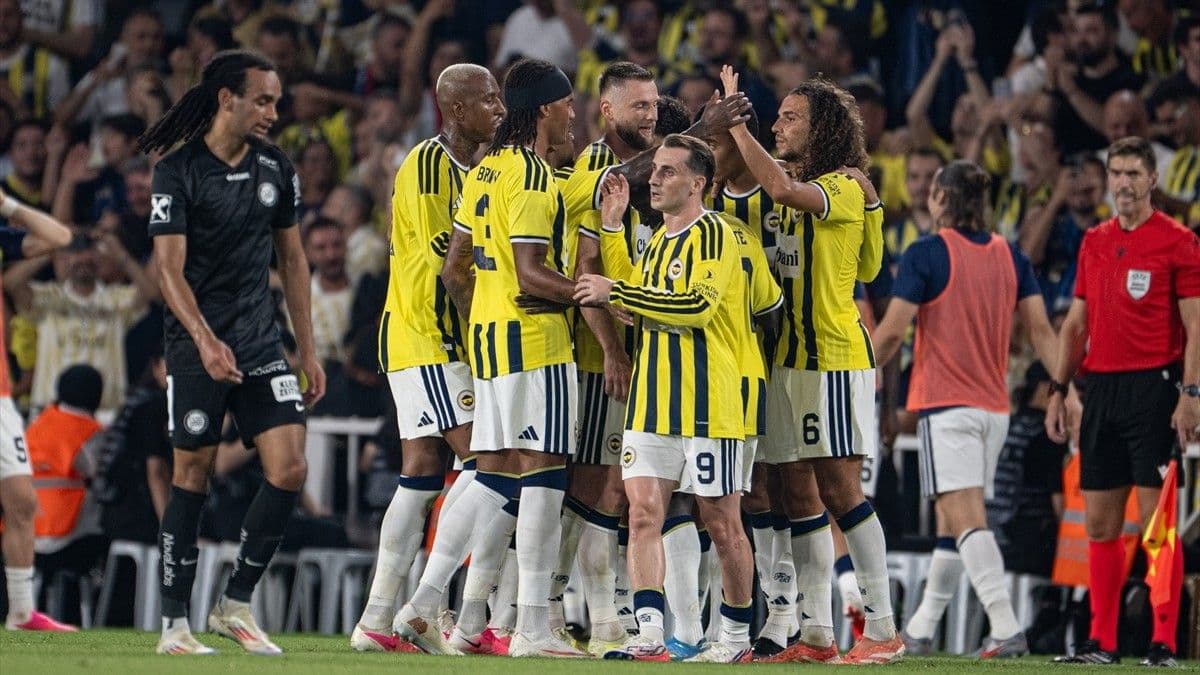 Fenerbahçe'den taraftara çağrı: "Maç bitiminde koltuklardan ayrılmayın"