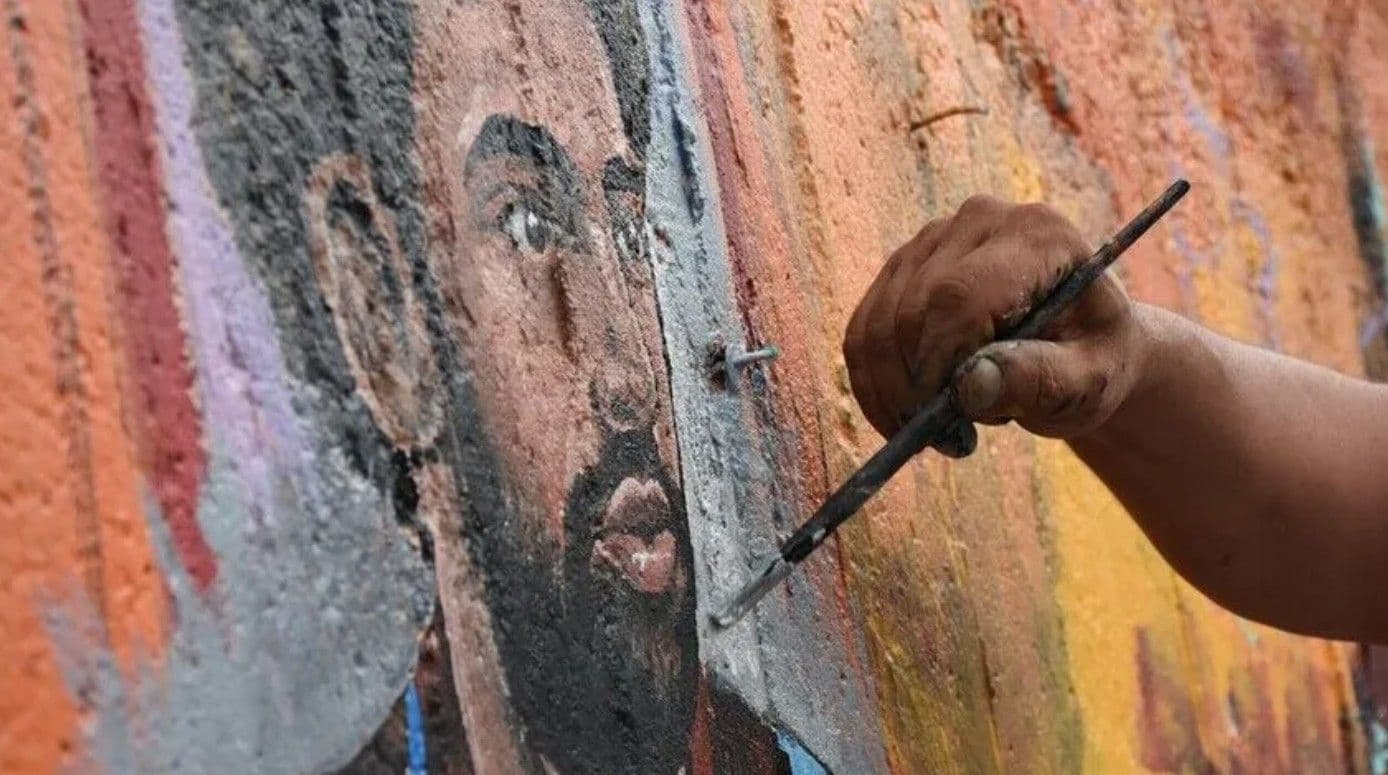 Trabzon'da Mohamed Salah sevgisi duvara resmedildi