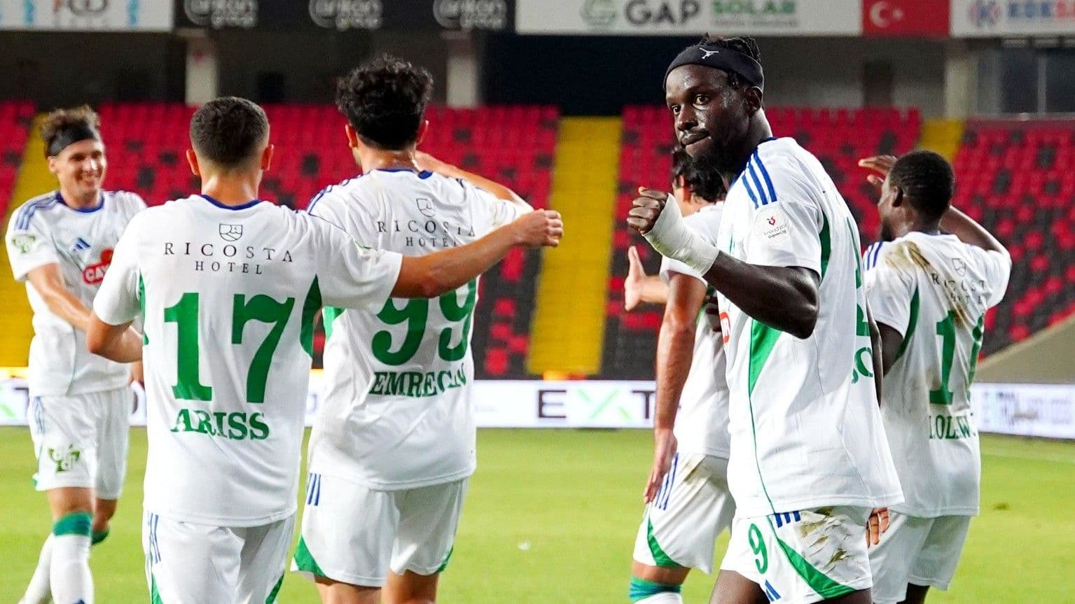 Çaykur Rizespor'a ilk yarıda bulduğu goller yetti!