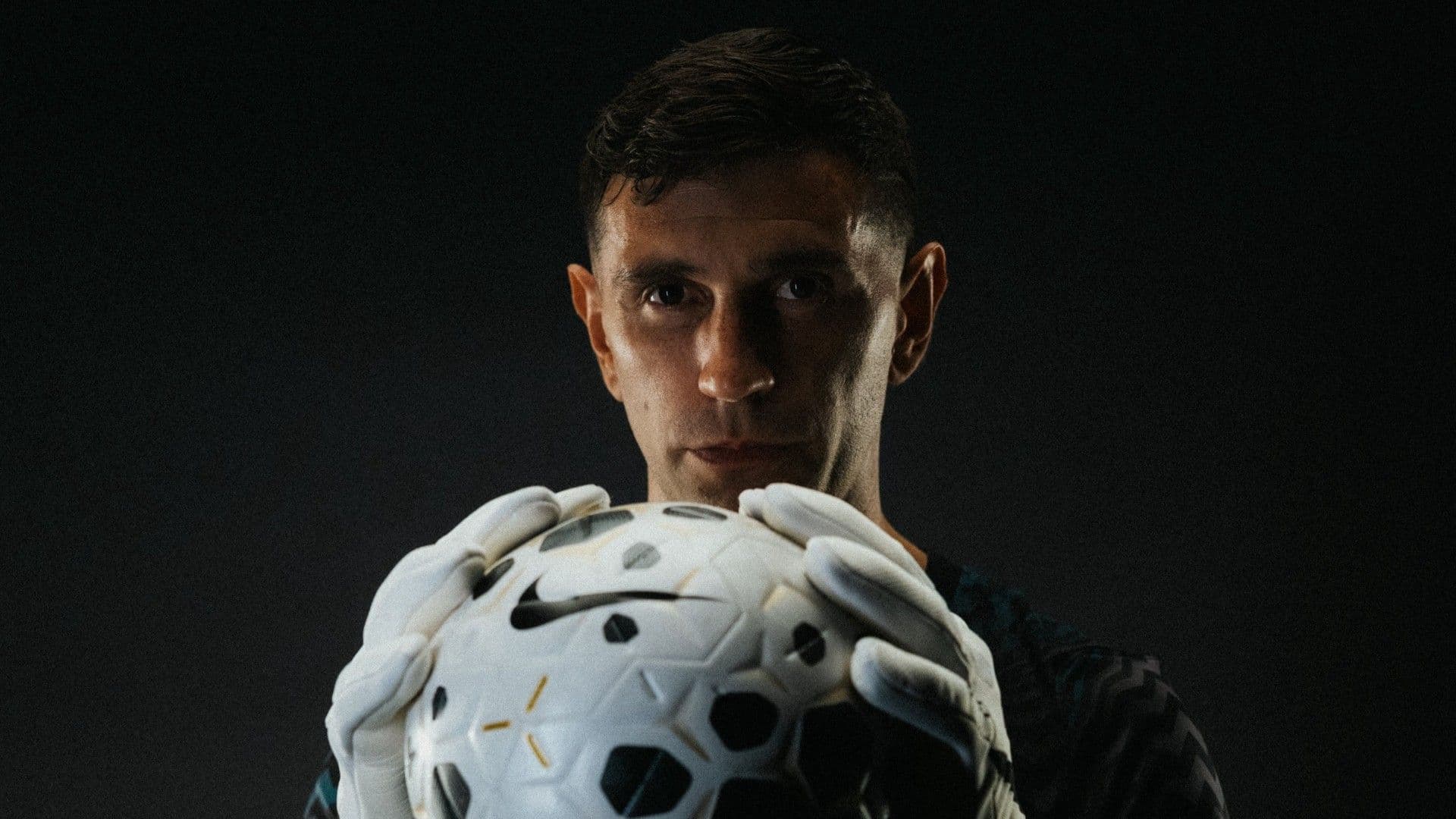 Chelsea, Aston Villa'dan kaleci Emiliano Martinez'i transfer etti!