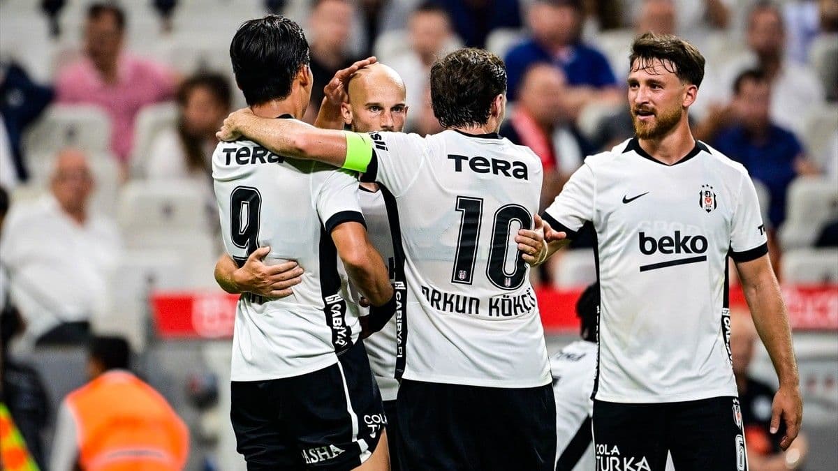 Spor yazarlarından Beşiktaş - Hradec Kralove maçı değerlendirmesi