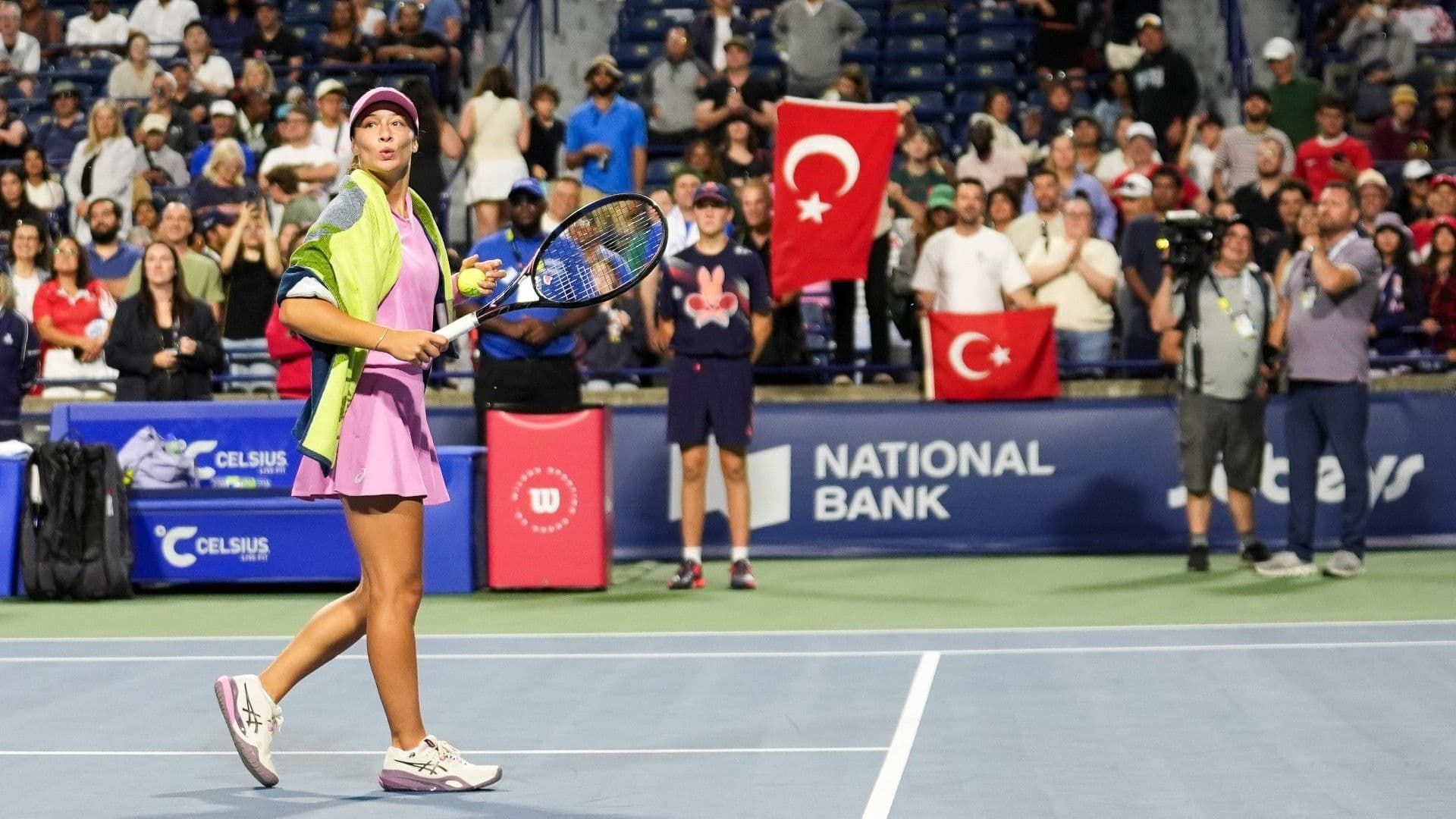 Zeynep Sönmez, Kanada Açık'ta ikinci turda