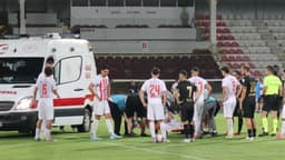 Açılış maçında kötü sakatlık! Hocasından "kırık" açıklaması