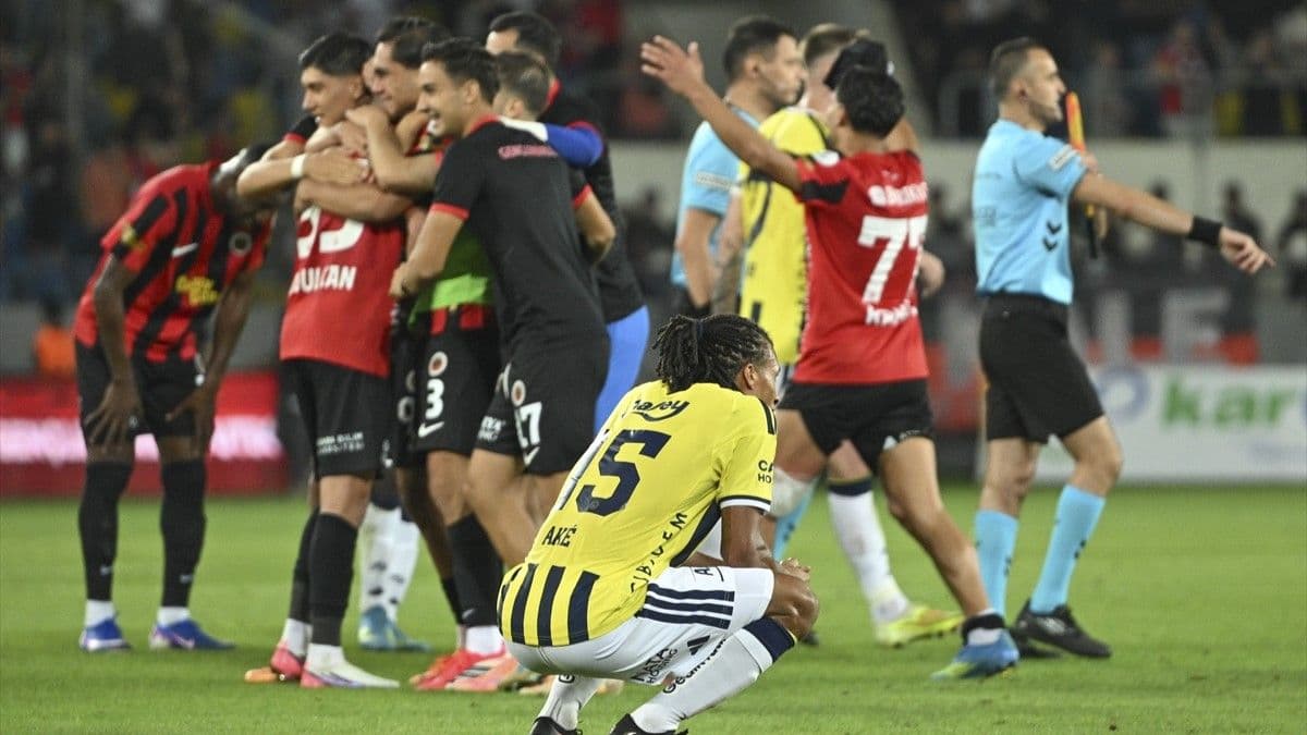 Fenerbahçe'nin penaltısı verilmedi! Devam kararları doğru mu? Trio yorumu...