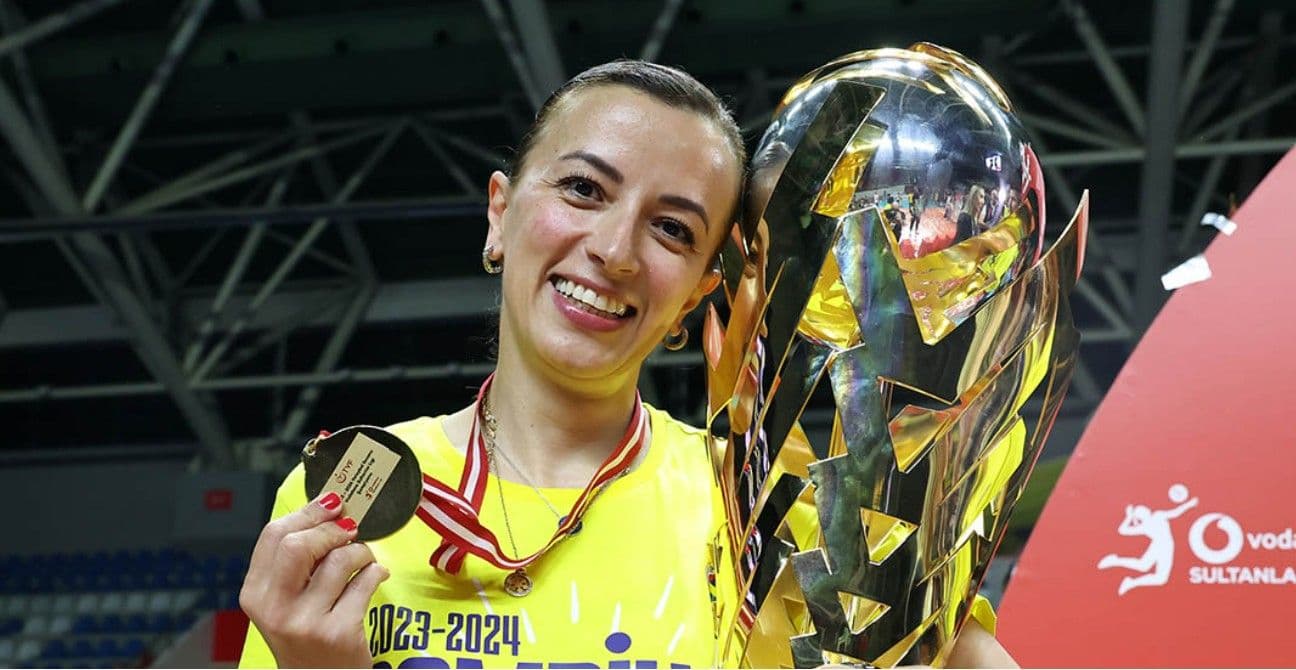 Pelin Çelik, Fenerbahçe'ye geri döndü! Yeni görevi açıklandı