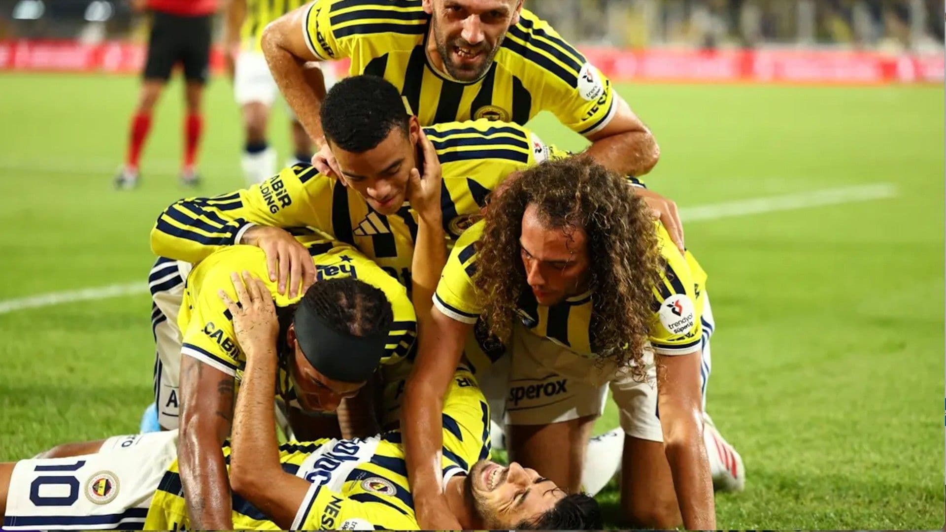 F.Bahçe'nin Lyon kadrosu açıklandı! 4 yıldız yok