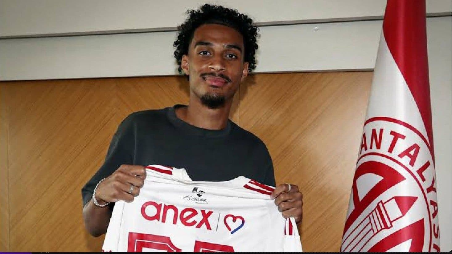 İlk Ajansspor duyurdu, Antalyaspor açıkladı! Ceesay transferinde Portsmouth ile anlaşma sağlandı