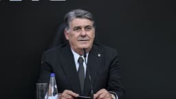 Serdal Adalı: "Vlahovic’in lisansı için İtalya'dan onay bekleniyor